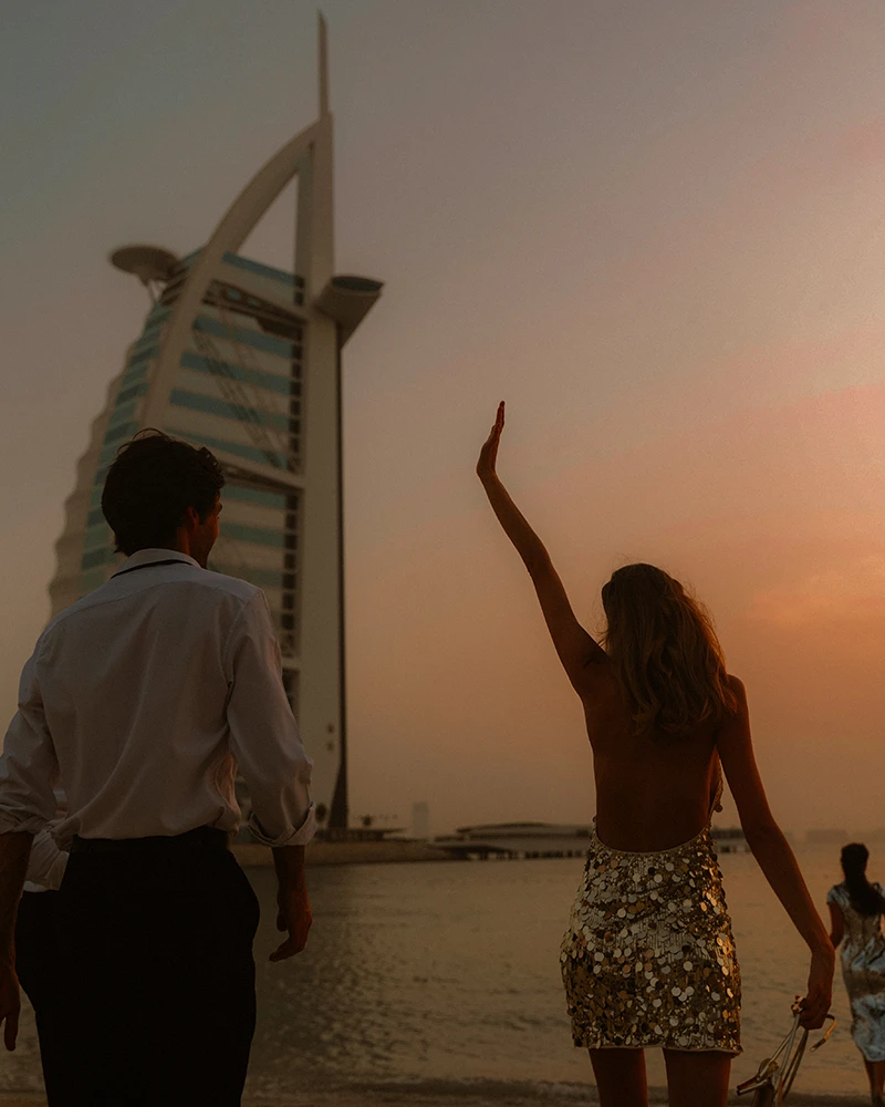 <p>NEW EDITION<br><em>Dubai</em></p>